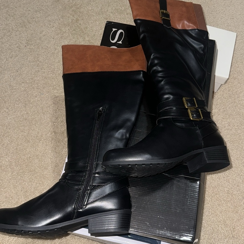 Black and brown Boots - Picture 3 of 4